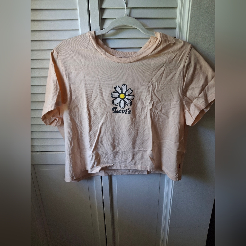 Levi's Light Pink Tee with Daisy Design